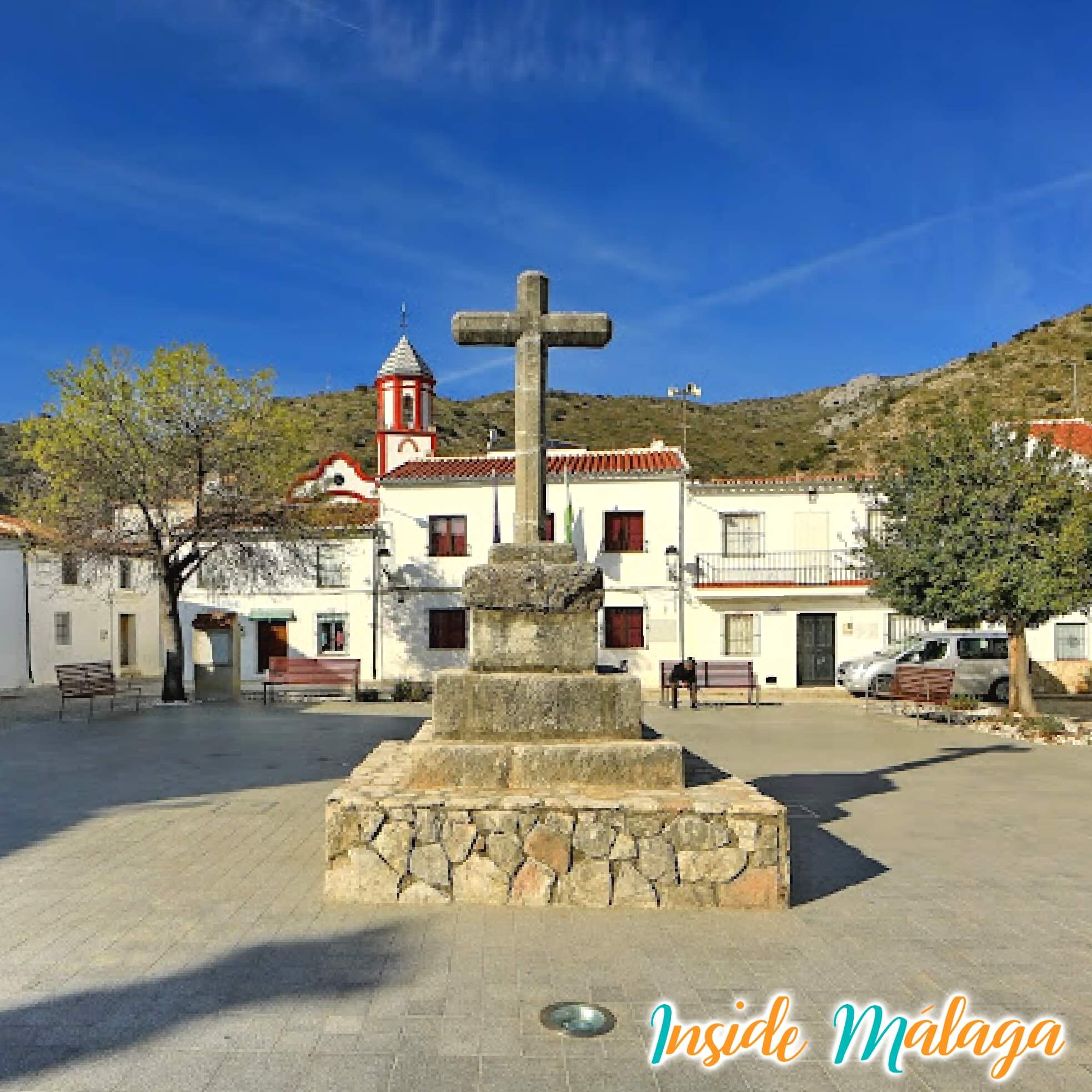 Cruz de Piedra Plaza Atajate Malaga